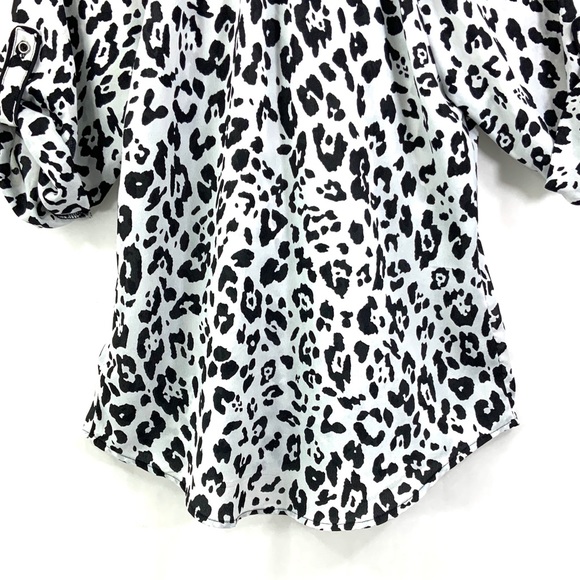 ♻️DONATED 7-9-25♻️ EXPRESS Animal Print Black & White Top Blouse G37 - Picture 7 of 8